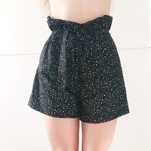 & Other Stories • Spotted Paperbag Shorts